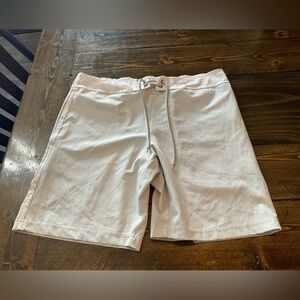 Realtree Men's Light Gray Shorts